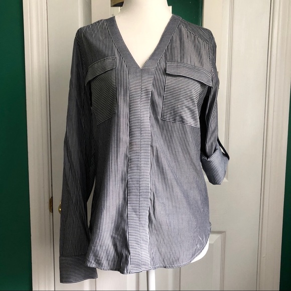 Express gray pinstripe blouse, Long sleeve or 3/4. Size extra small - Picture 9 of 10
